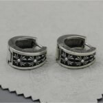Chrome Hearts PLUS X Cross V Band Ring Earrings - Image 6