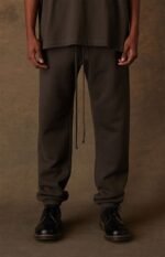 Fear of God Essential Sweatpant ‘Off-Black' - Image 4